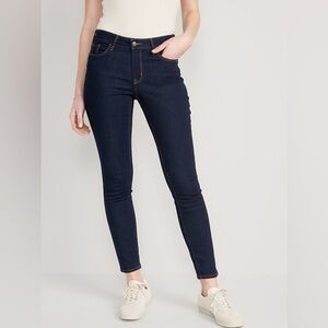 Old Navy Mid Rise Skinny Jeans Dark Wash Size 8 NWT